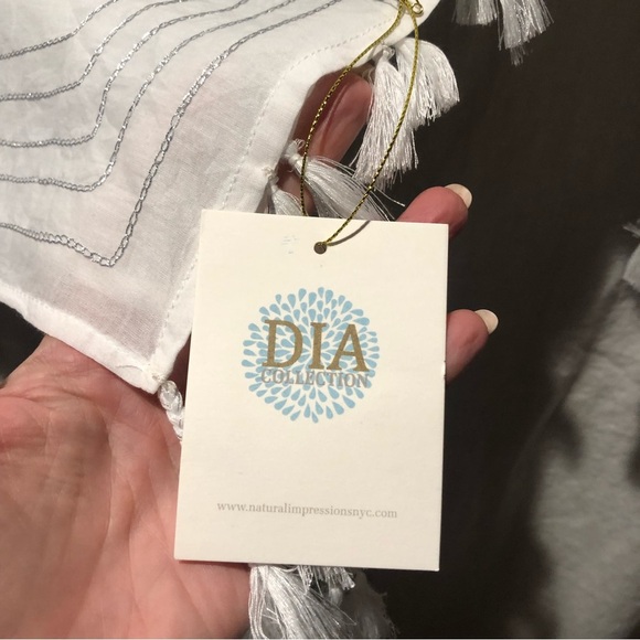 NWT WHITE DIA Collection cotton and silver thread and tassel wrap style one size - Picture 2 of 7